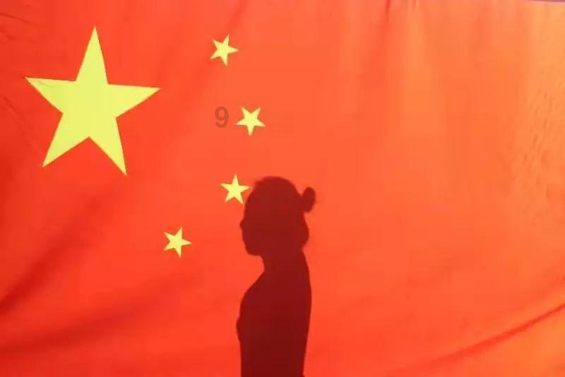 天彩控股盘中异动 早盘快速跳水5.95%报0.790港元